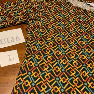 Large LuLaRoe Julia